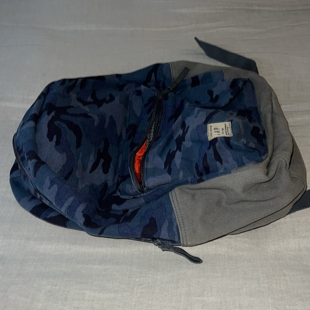 Gap Backpack - Picture 4 of 5